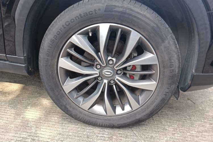 Used GAC Trumpchi GS8 2017 320T Two-Wheel Drive Luxury Smart Connectivity Version (7 Seats) Right Front Wheel Hub