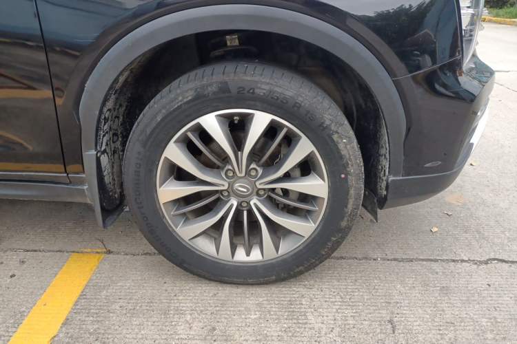 Used GAC Trumpchi GS8 2017 320T Two-Wheel Drive Luxury Smart Connectivity Version (7 Seats) Right Front Wheel Hub