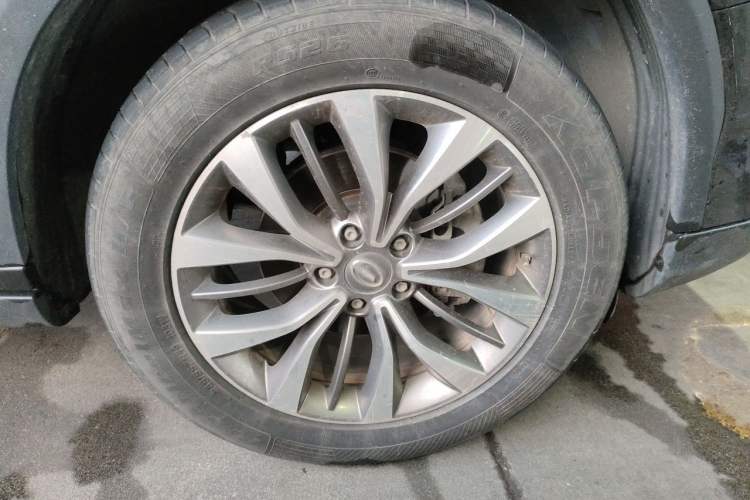 Used GAC Trumpchi GS8 2017 320T Two-Wheel Drive Luxury Smart Connectivity Version (7 Seats) Right Front Wheel Hub