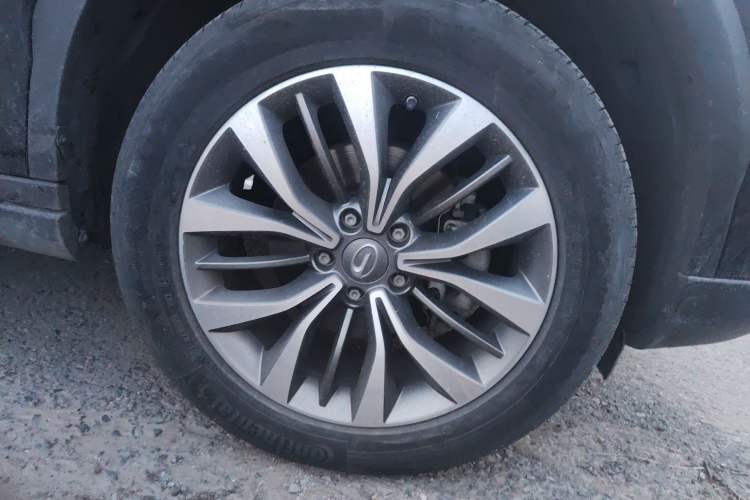 Used GAC Trumpchi GS8 2017 320T Two-Wheel Drive Luxury Smart Connectivity Version (7 Seats) Right Front Wheel Hub