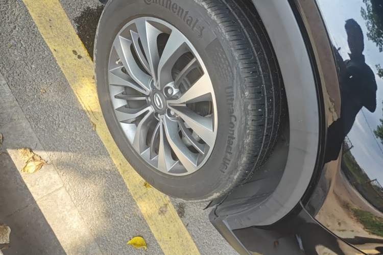 Used GAC Trumpchi GS8 2017 320T Two-Wheel Drive Luxury Smart Connectivity Version (7 Seats) Right Front Wheel Hub