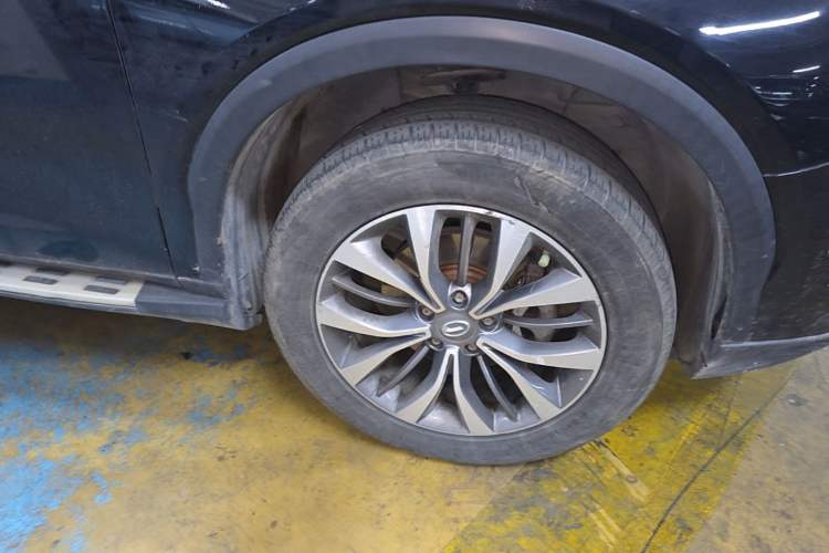 Used GAC Trumpchi GS8 2017 320T Two-Wheel Drive Luxury Smart Connectivity Version (7 Seats) Right Front Wheel Hub