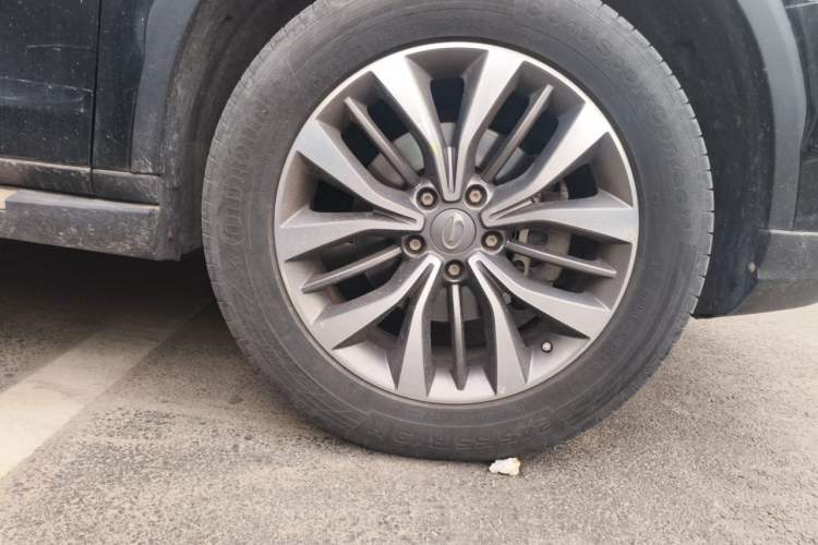 Used GAC Trumpchi GS8 2017 320T Four-Wheel Drive Luxury Smart Connectivity Version (7 Seats) Right Front Wheel Hub