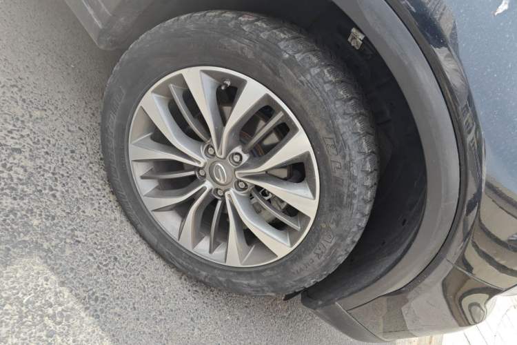 Used GAC Trumpchi GS8 2017 320T Two-Wheel Drive Luxury Smart Connectivity Version (7 Seats) Right Front Wheel Hub