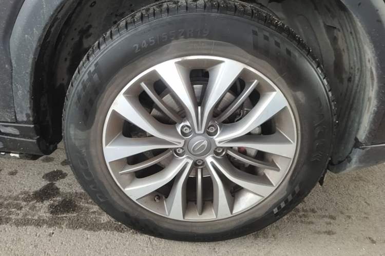 Used GAC Trumpchi GS8 2017 320T Four-Wheel Drive Luxury Smart Connectivity Version (7 Seats) Right Front Wheel Hub