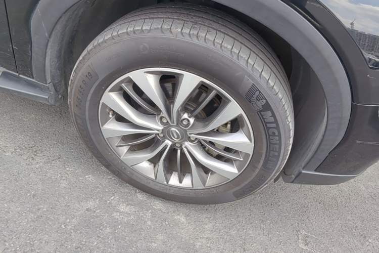 Used GAC Trumpchi GS8 2017 320T Two-Wheel Drive Luxury Smart Connectivity Version (7 Seats) Right Front Wheel Hub