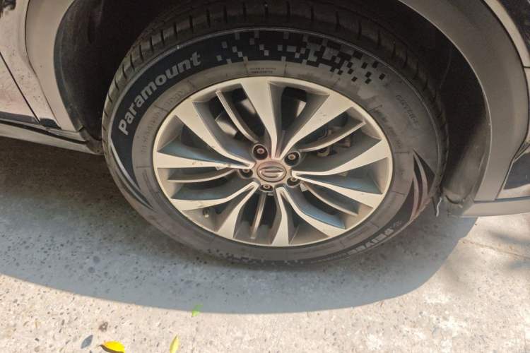 Used GAC Trumpchi GS8 2017 320T Four-Wheel Drive Luxury Smart Connectivity Version (7 Seats) Right Front Wheel Hub