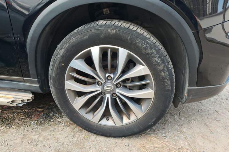 Used GAC Trumpchi GS8 2017 320T Two-Wheel Drive Luxury Smart Connectivity Version (7 Seats) Right Front Wheel Hub