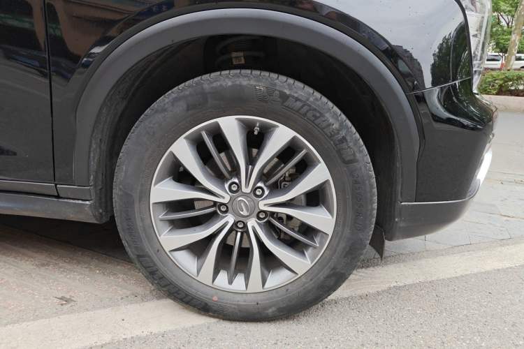 Used GAC Trumpchi GS8 2017 320T Two-Wheel Drive Luxury Smart Connectivity Version (7 Seats) Right Front Wheel Hub