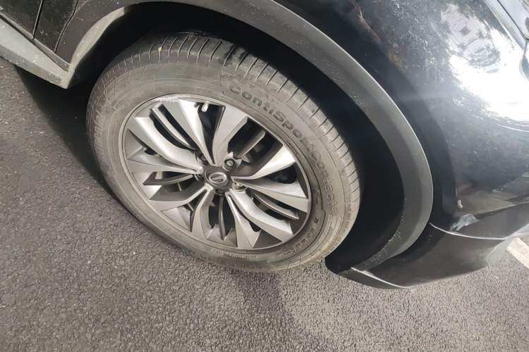 Used GAC Trumpchi GS8 2017 320T Two-Wheel Drive Luxury Smart Connectivity Version (7 Seats) Right Front Wheel Hub