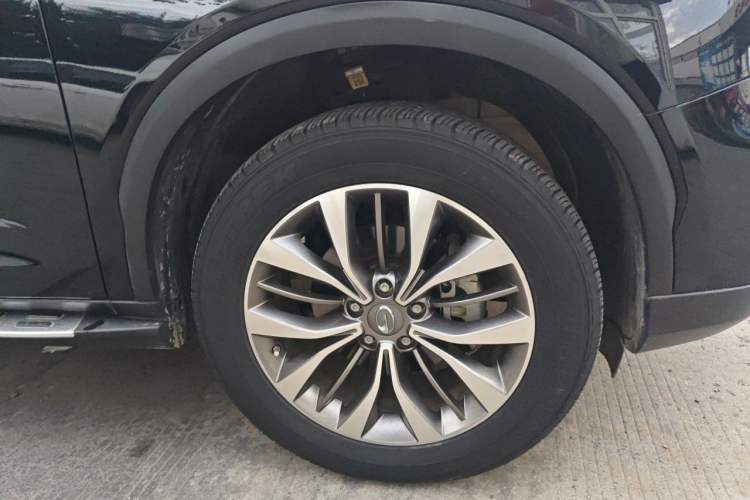 Used GAC Trumpchi GS8 2017 320T Two-Wheel Drive Luxury Smart Connectivity Version (7 Seats) Right Front Wheel Hub