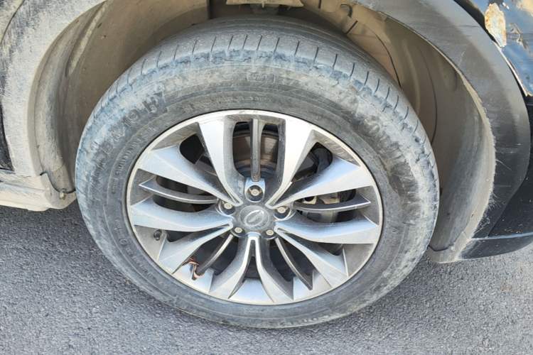 Used GAC Trumpchi GS8 2017 320T Two-Wheel Drive Luxury Smart Connectivity Version (7 Seats) Right Front Wheel Hub
