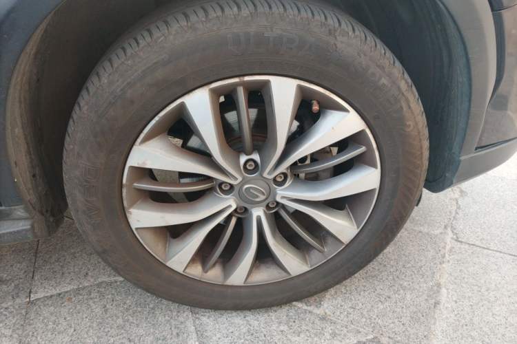 Used GAC Trumpchi GS8 2017 320T Two-Wheel Drive Luxury Smart Connectivity Version (7 Seats) Right Front Wheel Hub