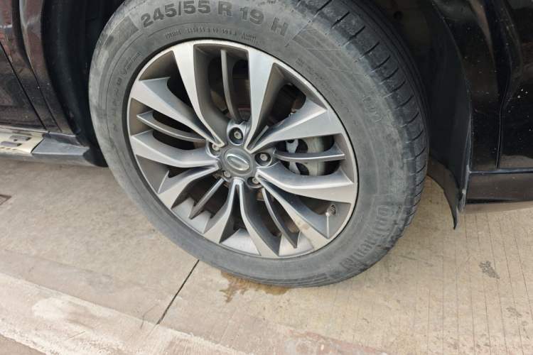 Used GAC Trumpchi GS8 2017 320T Two-Wheel Drive Luxury Smart Connectivity Version (7 Seats) Right Front Wheel Hub