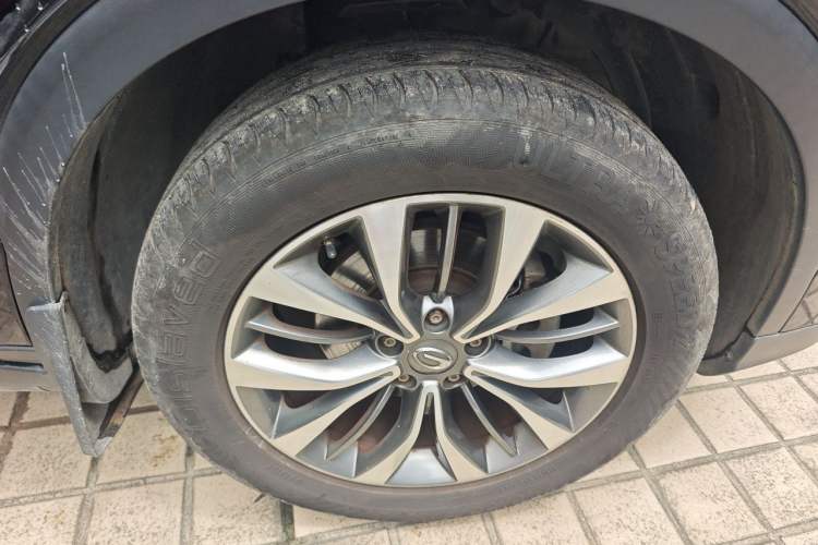 Used GAC Trumpchi GS8 2017 320T Two-Wheel Drive Luxury Smart Connectivity Version (7 Seats) Right Front Wheel Hub