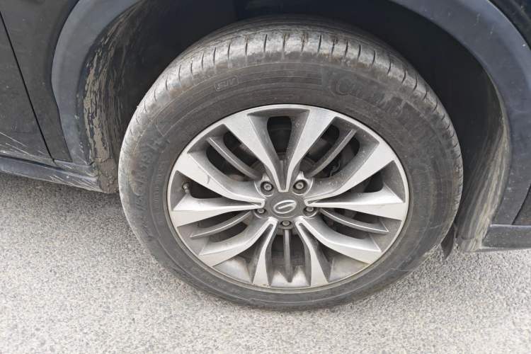 Used GAC Trumpchi GS8 2017 320T Four-Wheel Drive Luxury Smart Connectivity Version (7 Seats) Right Front Wheel Hub