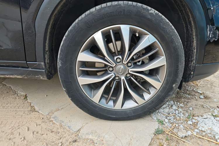 Used GAC Trumpchi GS8 2017 320T Two-Wheel Drive Luxury Smart Connectivity Version (7 Seats) Right Front Wheel Hub