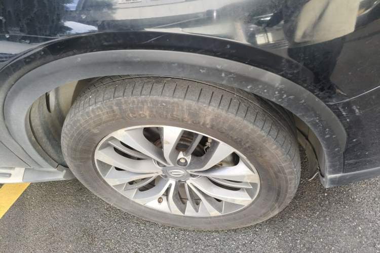 Used GAC Trumpchi GS8 2017 320T Two-Wheel Drive Luxury Smart Connectivity Version (7 Seats) Right Front Wheel Hub