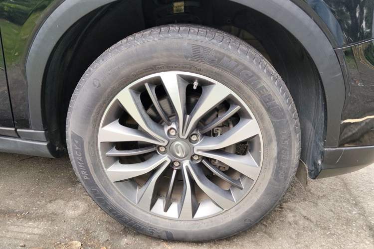 Used GAC Trumpchi GS8 2017 320T Two-Wheel Drive Luxury Smart Connectivity Version (7 Seats) Right Front Wheel Hub
