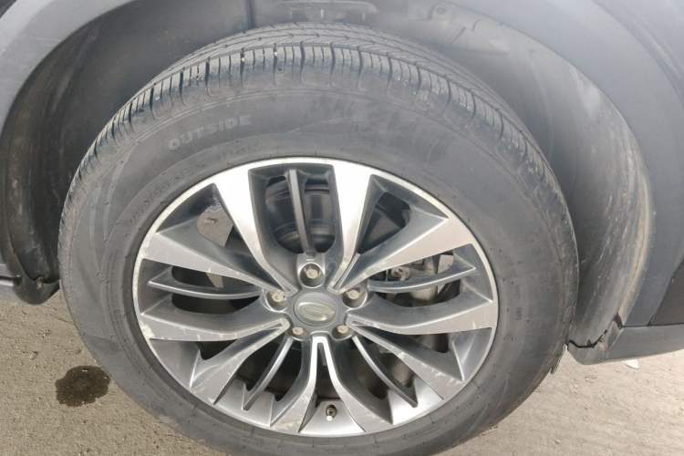 Used GAC Trumpchi GS8 2017 320T Two-Wheel Drive Luxury Smart Connectivity Version (7 Seats) Right Front Wheel Hub