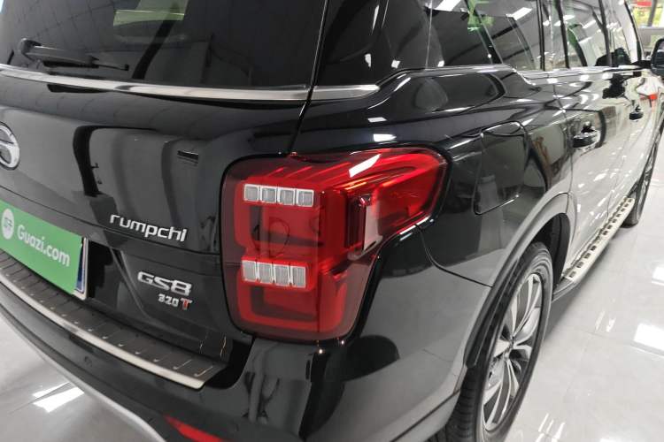 Used GAC Trumpchi GS8 2017 320T Two-Wheel Drive Luxury Smart Connectivity Version (7 Seats) Right Rear Taillight