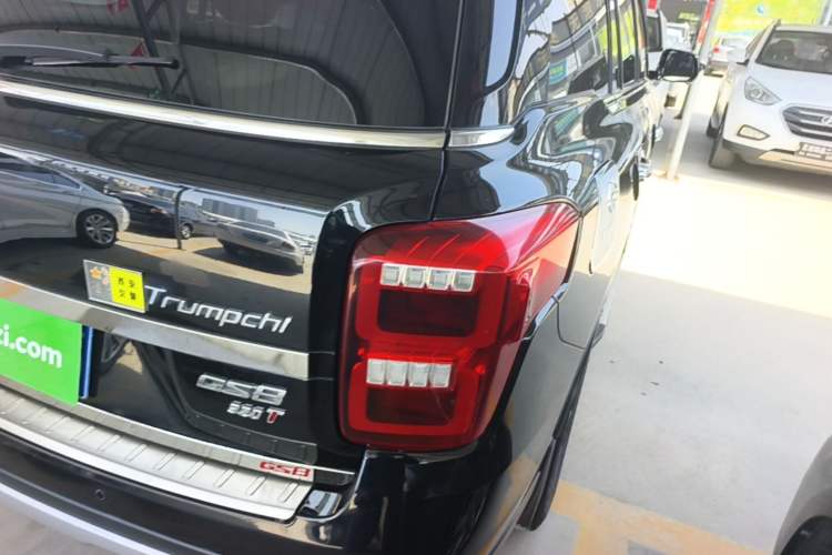 Used GAC Trumpchi GS8 2017 320T Two-Wheel Drive Luxury Smart Connectivity Version (7 Seats) Right Rear Taillight