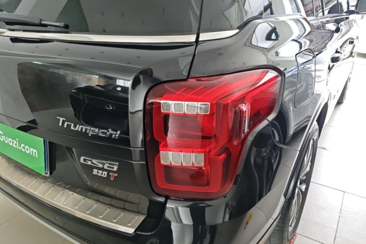 Used GAC Trumpchi GS8 2017 320T Two-Wheel Drive Luxury Smart Connectivity Version (7 Seats) Right Rear Taillight