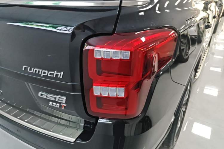 Used GAC Trumpchi GS8 2017 320T Two-Wheel Drive Luxury Smart Connectivity Version (7 Seats) Right Rear Taillight