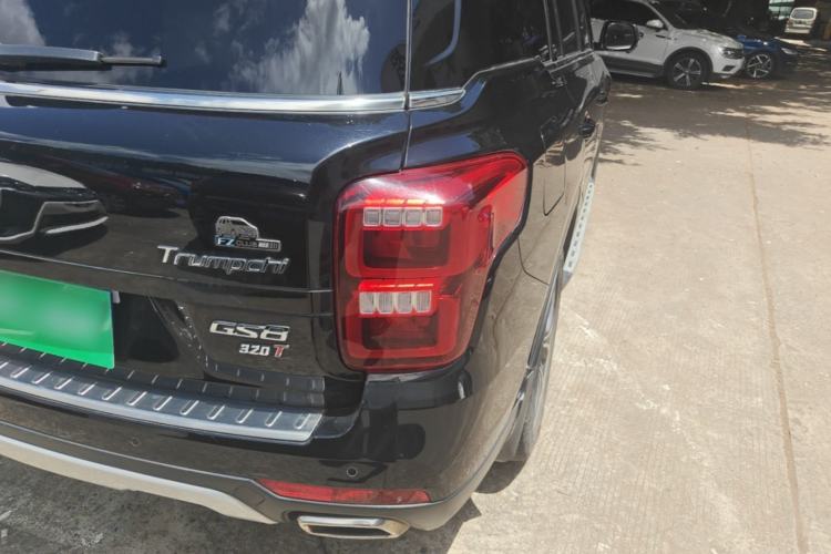 Used GAC Trumpchi GS8 2017 320T Two-Wheel Drive Luxury Smart Connectivity Version (7 Seats) Right Rear Taillight