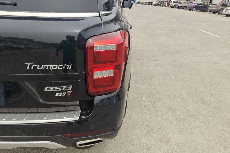 Used GAC Trumpchi GS8 2017 320T Two-Wheel Drive Luxury Smart Connectivity Version (7 Seats) Right Rear Taillight
