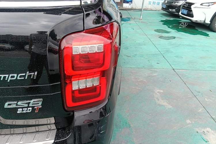 Used GAC Trumpchi GS8 2017 320T Four-Wheel Drive Luxury Smart Connectivity Version (7 Seats) Right Rear Taillight