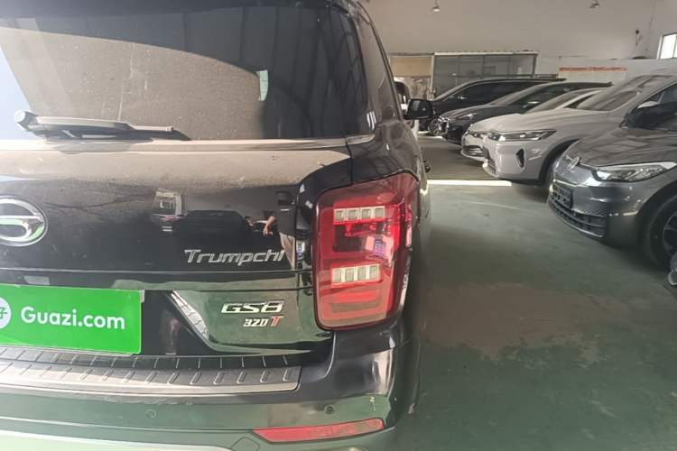 Used GAC Trumpchi GS8 2017 320T Two-Wheel Drive Luxury Edition (7 Seats) Right Rear Taillight