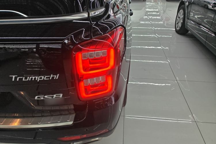 Used GAC Trumpchi GS8 2017 320T Two-Wheel Drive Luxury Smart Connectivity Version (7 Seats) Right Rear Taillight