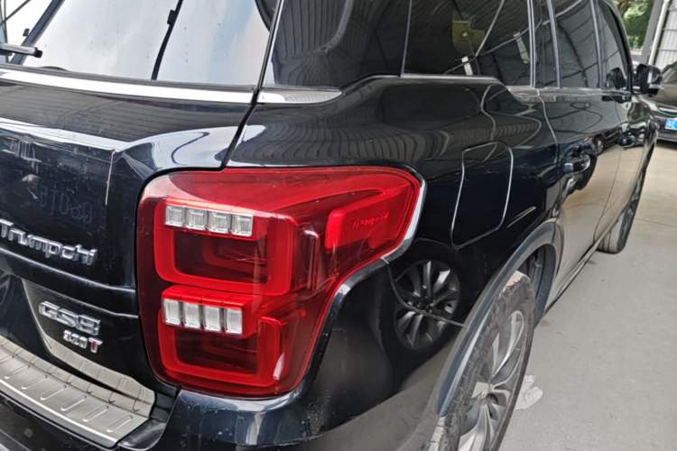 Used GAC Trumpchi GS8 2017 320T Two-Wheel Drive Luxury Smart Connectivity Version (7 Seats) Right Rear Taillight