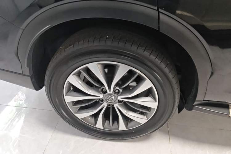 Used GAC Trumpchi GS8 2017 320T Two-Wheel Drive Luxury Smart Connectivity Version (7 Seats) Right Rear Wheel Hub