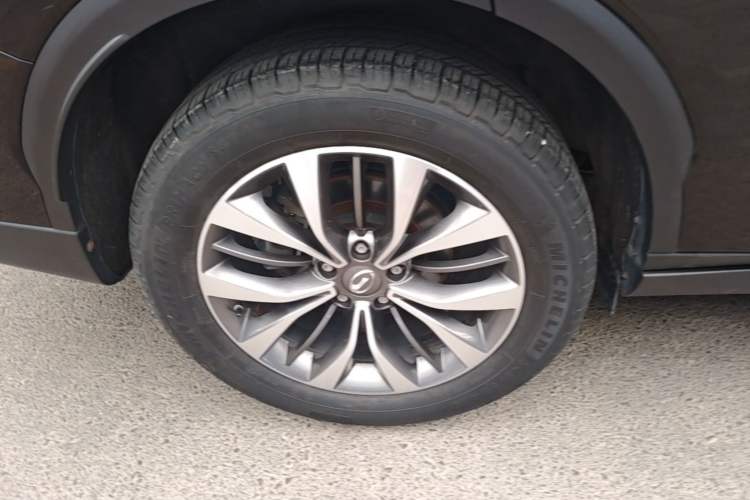 Used GAC Trumpchi GS8 2017 320T Two-Wheel Drive Luxury Smart Connectivity Version (7 Seats) Right Rear Wheel Hub