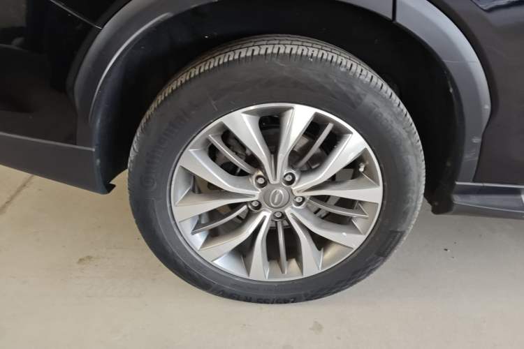 Used GAC Trumpchi GS8 2017 320T Two-Wheel Drive Luxury Smart Connectivity Version (7 Seats) Right Rear Wheel Hub