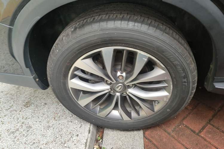 Used GAC Trumpchi GS8 2017 320T Two-Wheel Drive Luxury Smart Connectivity Version (7 Seats) Right Rear Wheel Hub