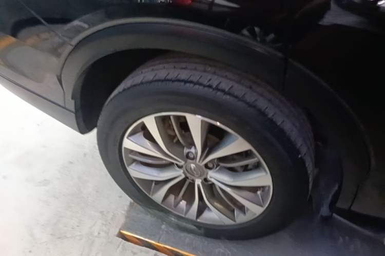 Used GAC Trumpchi GS8 2017 320T Two-Wheel Drive Luxury Smart Connectivity Version (7 Seats) Right Rear Wheel Hub