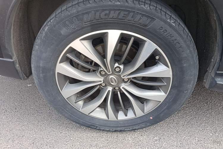Used GAC Trumpchi GS8 2017 320T Two-Wheel Drive Luxury Smart Connectivity Version (7 Seats) Right Rear Wheel Hub
