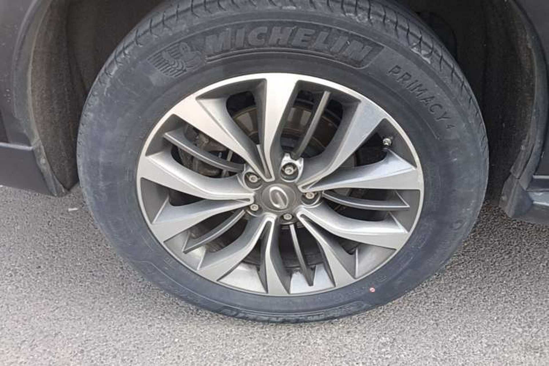 Used GAC Trumpchi GS8 2017 320T Two-Wheel Drive Luxury Smart Connectivity Version (7 Seats) Right Rear Wheel Hub