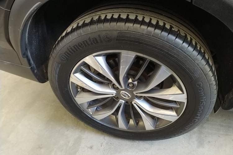 Used GAC Trumpchi GS8 2017 320T Two-Wheel Drive Luxury Smart Connectivity Version (7 Seats) Right Rear Wheel Hub
