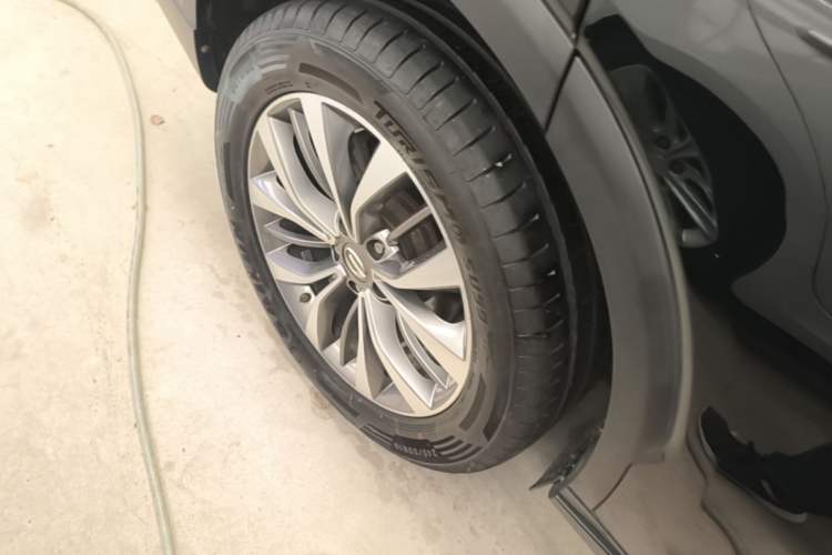 Used GAC Trumpchi GS8 2017 320T Two-Wheel Drive Luxury Smart Connectivity Version (7 Seats) Right Rear Wheel Hub