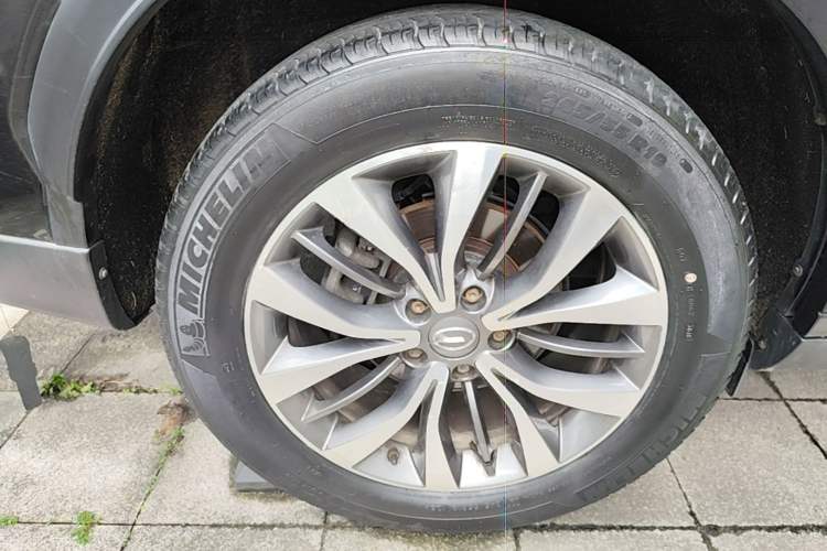 Used GAC Trumpchi GS8 2017 320T Two-Wheel Drive Luxury Smart Connectivity Version (7 Seats) Right Rear Wheel Hub