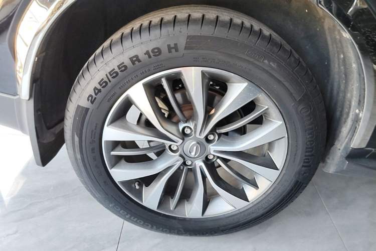 Used GAC Trumpchi GS8 2017 320T Two-Wheel Drive Luxury Smart Connectivity Version (7 Seats) Right Rear Wheel Hub