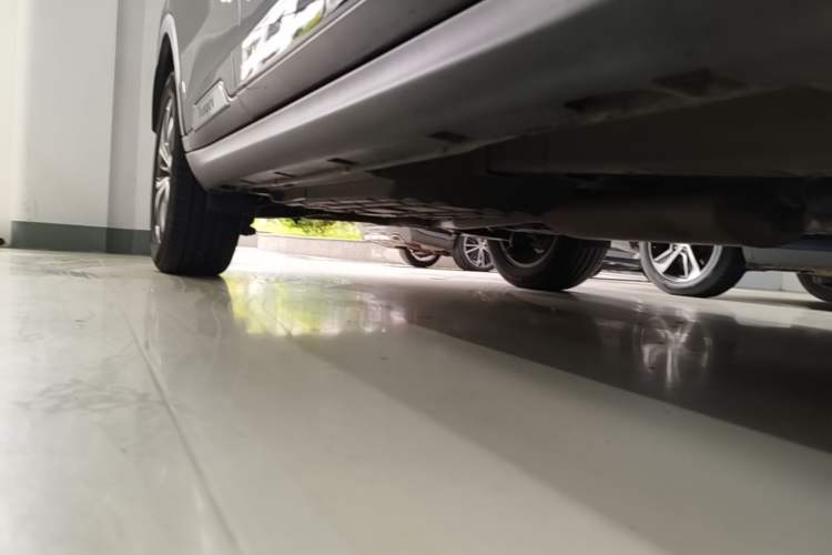 Used GAC Trumpchi GS8 2017 320T Two-Wheel Drive Luxury Smart Connectivity Version (7 Seats) Right Side Sill