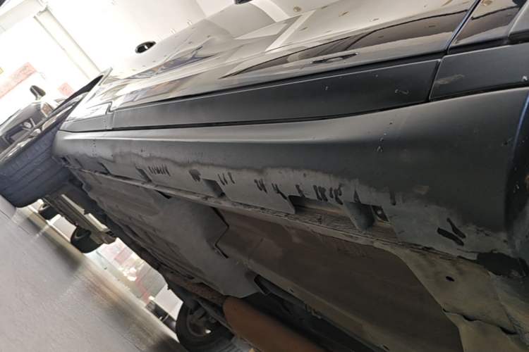 Used GAC Trumpchi GS8 2017 320T Two-Wheel Drive Luxury Smart Connectivity Version (7 Seats) Right Side Sill