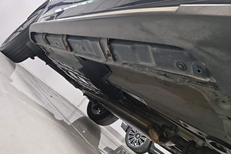 Used GAC Trumpchi GS8 2017 320T Two-Wheel Drive Luxury Smart Connectivity Version (7 Seats) Right Side Sill