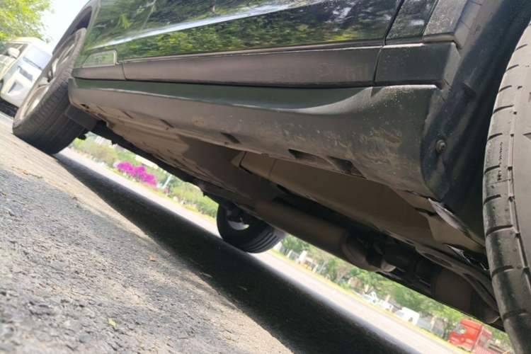 Used GAC Trumpchi GS8 2017 320T Two-Wheel Drive Luxury Smart Connectivity Version (7 Seats) Right Side Sill