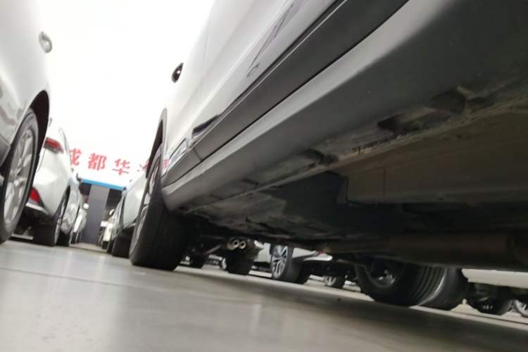 Used GAC Trumpchi GS8 2017 320T Four-Wheel Drive Luxury Smart Connectivity Version (7 Seats) Right Side Sill